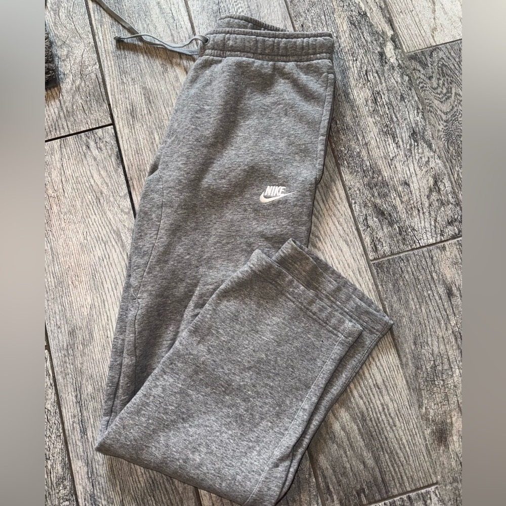 Grey Nike sweatpants